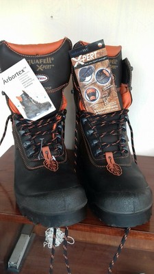 elten chainsaw boots